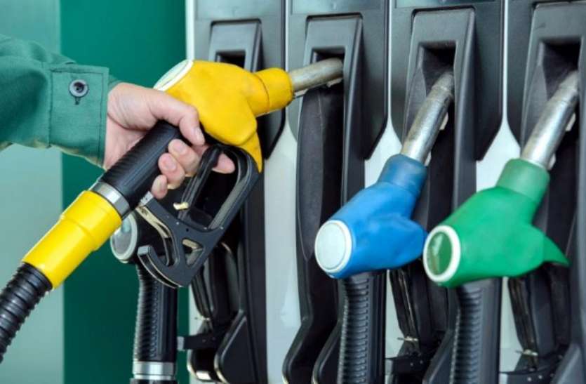 petrol शनिवार को स्थिर रहे पेट्रोल-डीजल के दाम, जानिए अपने शहर की कीमतें