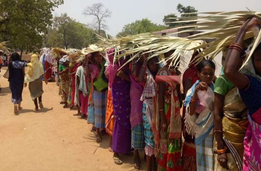 lok sabha election 2019 नक्सली धमकी के बाद बस्तर में 66.04 फीसदी मतदान, आजादी के बाद पहली बार हुई इतनी वोटिंग