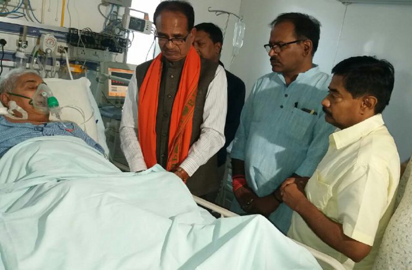 पूर्व मुख्यमंत्री की तबियत खराब, हॉस्पिटल पहुंचे भाजपा-कांग्रेस के नेता kailash joshi taken to hospital