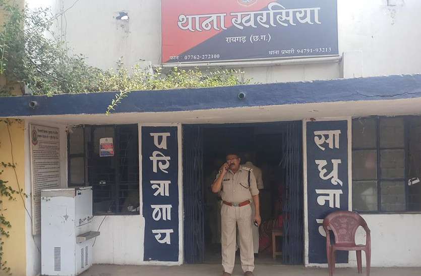 सार्वजनिक पानी टंकी से पाईप फंसाकर पानी लेने की बात पर दो पक्षों में मारपीट सार्वजनिक पानी टंकी से पाईप फंसाकर पानी लेने की बात पर दो पक्षों में मारपीट