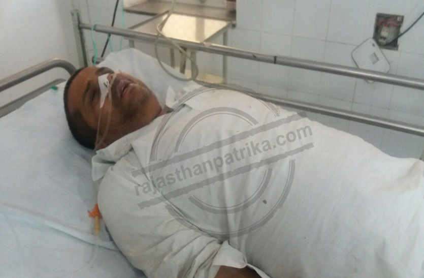 Business toxic eaten out of court in bhilwara सर्राफा कारोबारी ने अदालत के बाहर खाया विषाक्त, मचा हड़कंप
