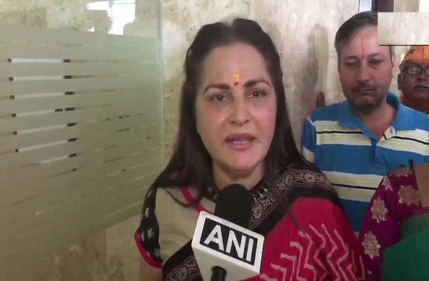 Uttar Pradesh Top News UP Top News : आजम के बयान पर जयाप्रदा का जोरदार पलटवार, आज 6 लाख से अधिक अभ्यर्थी दे रहे बीएड परीक्षा