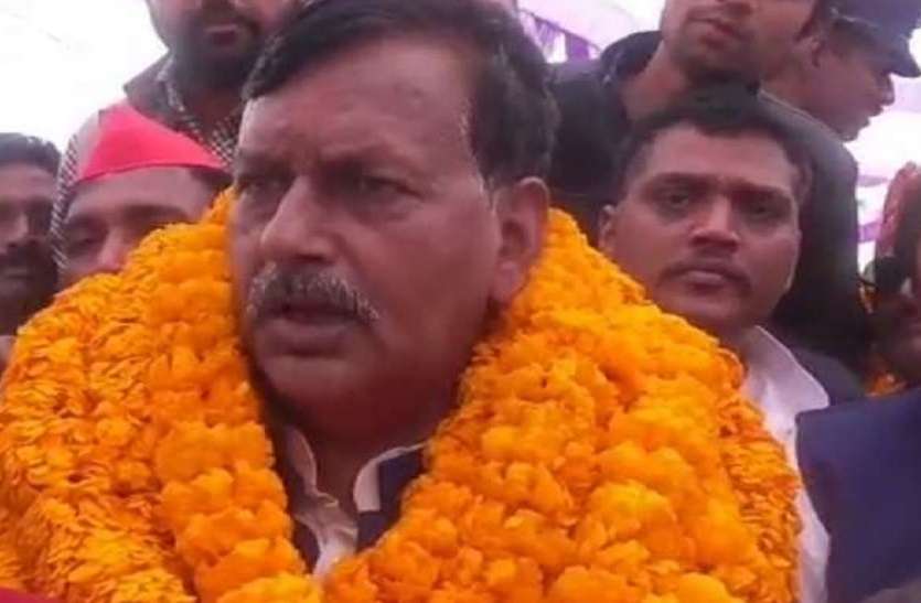 up news बसपा प्रत्याशी रंगनाथ मिश्रा ने भाजपा कांग्रेस पर बोला हमला, कहा दोनों प्रत्याशी बाहरी हैं