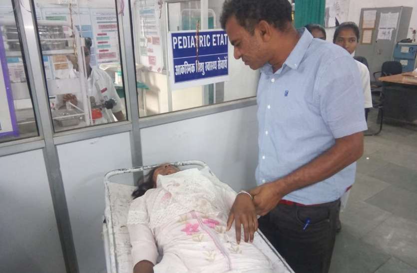 four injured in road accident दो बाइकों में आमने-सामने भिड़ंत , चार घायल