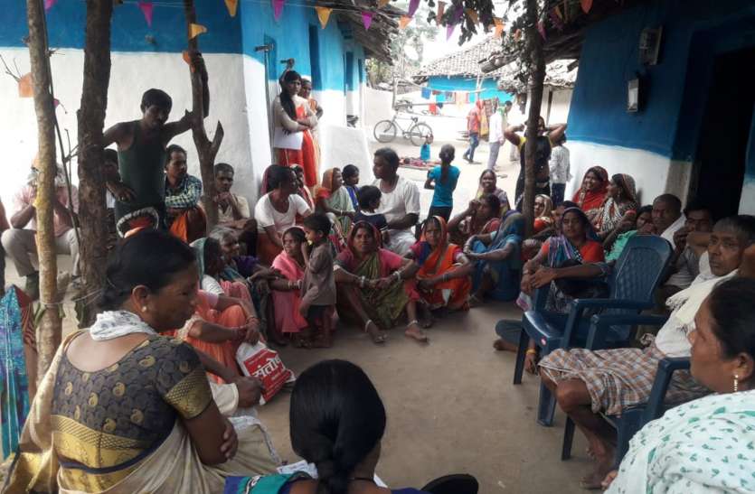 Three girls surviving the bride वधू बनने से बची तीन बालिकाएं