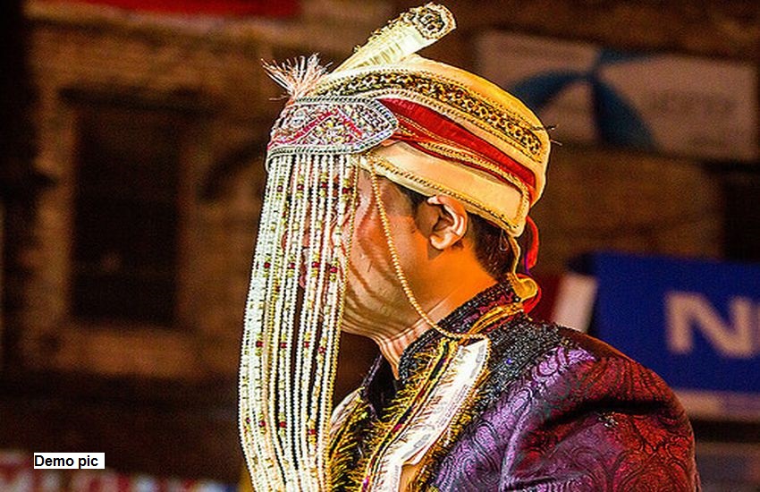 dulha दलित दूल्हे को मंदिर जाने से रोका, बैंडवालों को पीट-पीटकर भगाया