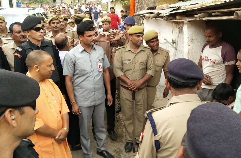 ayodhya सीएम योगी आदित्यनाथ ने लगे 72 घण्टे के प्रतिबंध बाद भी बिना प्रचार के भाजपा के लिए तैयार किया वोट बैंक
