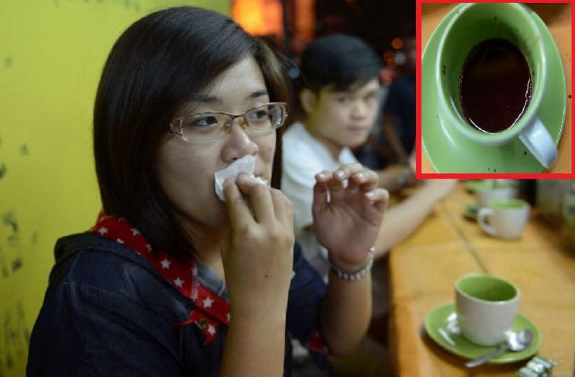 Jakarta snake blood salesmen claims kobra blood clear skin लड़कियां जवान रहने के लिए पीती हैं सांप का खून, यहां हर दिन बढ़ रही है कोबरा की डिमांड