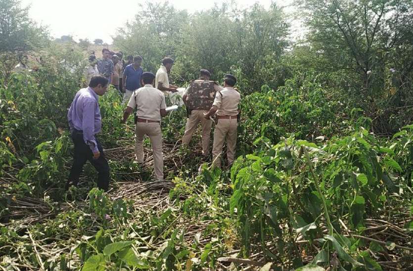 11 Year Old Girl murder रात में शौच के लिए गई थी बच्ची, आज सुबह ऐसी हालत में मिला शव, उड़े परिजनों के होश