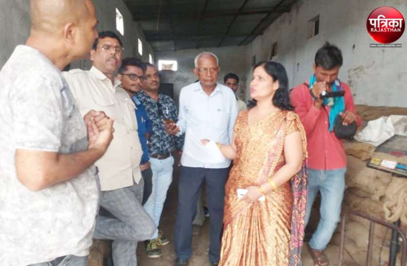 banswara बड़ी खबर : राजस्थान के कुशलगढ़ में 26 लाख का महुआ पकड़ा, मध्यप्रदेश के व्यापारी ने गोदाम में किया अवैध भंडारण