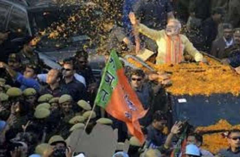 PM Narendra Modi मंदिर में दर्शन कर नामांकन करेंगे पीएम नरेन्द्र मोदी, 25 अप्रैल को होगा रोड शो