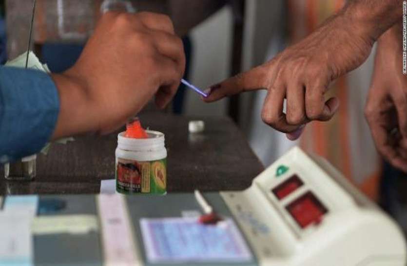 Lok Sabha CG 2019 मतदान से कुछ समय पहले इन पोलिंग बूथों का किया गया स्थानांतरण, देखें लिस्ट