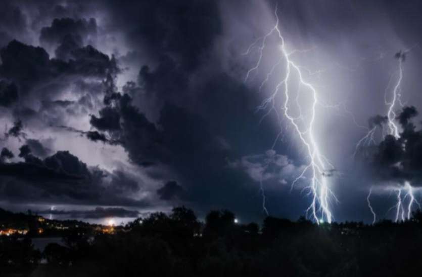 Weather राजस्थान में यहां अंधड़ के प्रकोप से लाखों का नुकसान, 409 पोल ध्वस्त, 28 ट्रांसफार्मर फुंके, 279 गांवों में बिजली प्रभावित