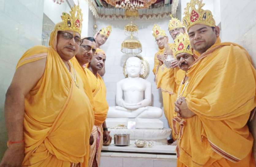 ,, चरित्र का विकास सबसे बडा विकास और चरित्र का पतन सबसे बडा पतन