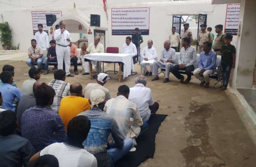 seoni जेल में बंदियों को दिया सत्य, अहिंसा के मार्ग पर चलने का संदेश