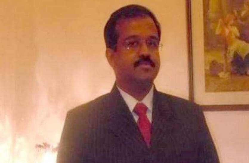 who is shakti bhargava kaun hai जानें कौन है शक्ति भार्गव, जिन्होंने बीजेपी प्रवक्ता जीवीएल नरसिम्हा पर फेंका जूता