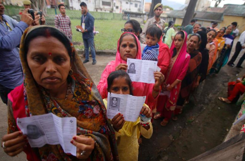 voting file photo असम की पांच संसदीय सीटों पर हुआ 73.32 प्रतिशत