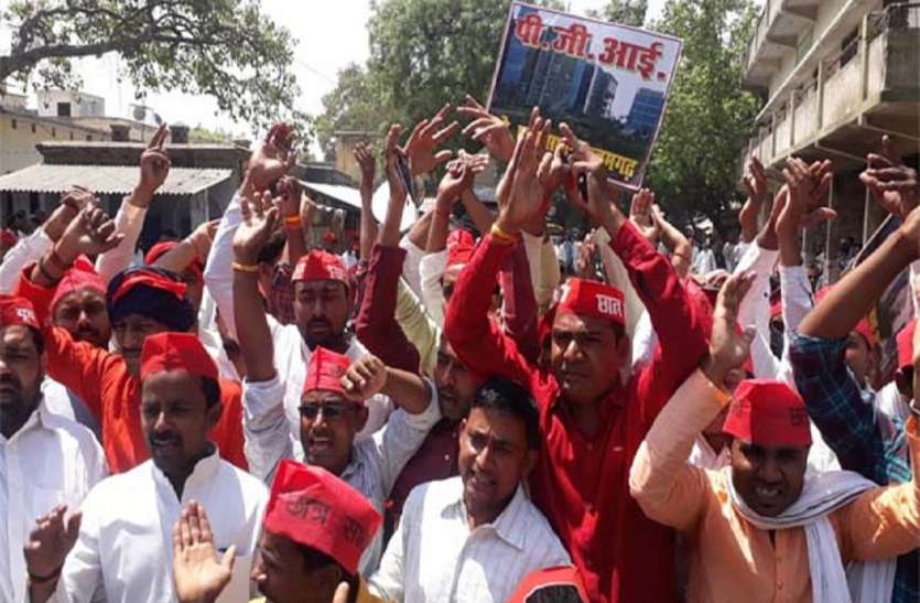 Samajwadi Party सपाई विकास को मुद्दा बनाकर अखिलेश यादव को दिलाना चाहते हैं बड़ी जीत