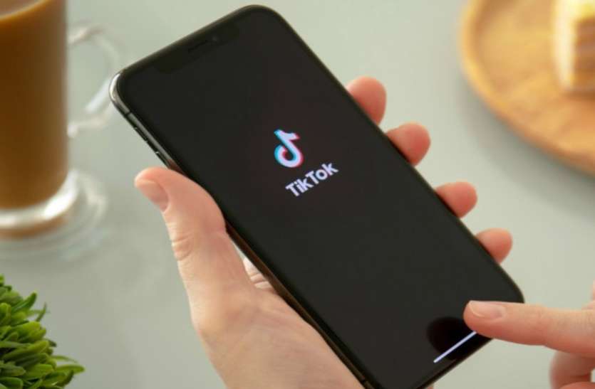 Angry youth are deleting TickTock and Chinese apps टिकटॉक की 'डिंग-डॉन्ग'...चाइनीज एप डिलीट कर रहे युवा