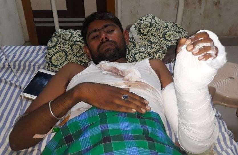 Attack on young man सांचौर में युवक पर धारदार हथियार से हमला...पढ़ें पूरी खबर