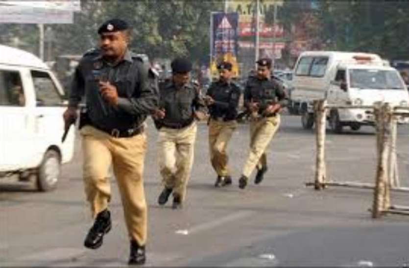 pakistan पाकिस्तान में नाबालिग हिंदू लड़की का अपहरण, लोगों ने जमकर विरोध प्रदर्शन किया