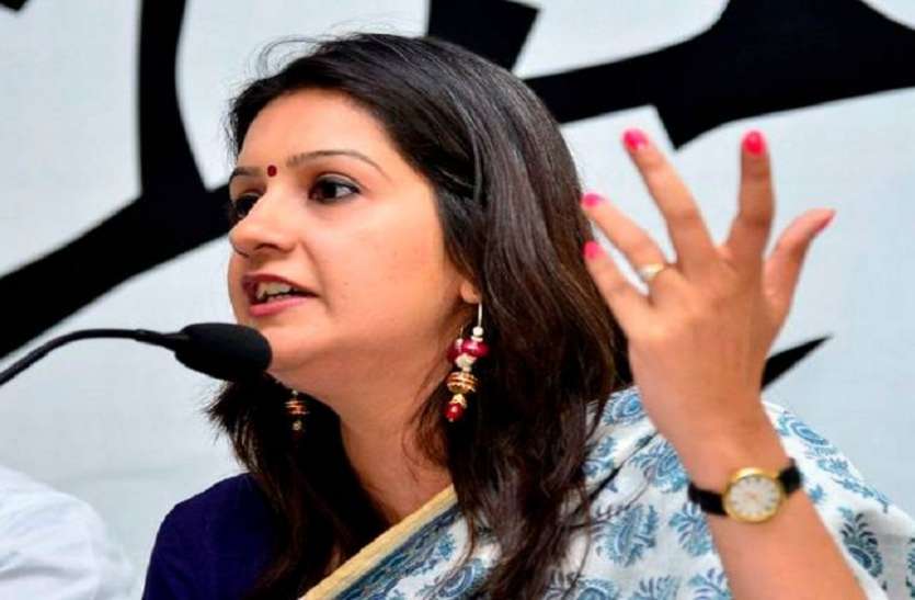 priyanka chaturvedi शिवसेना में शामिल हुईं प्रियंका चतुर्वेदी, कहा- 'कांग्रेस से इस्तीफा मेरे लिए आत्मसम्मान की बात'