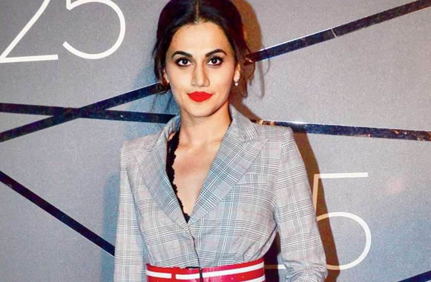 taapsee-pannu-talk-about-badla-success-and-party