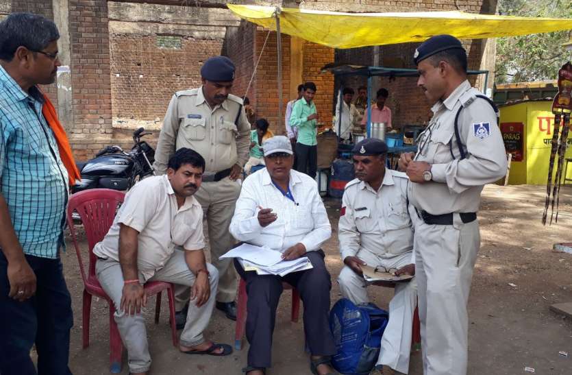 90 thousand rupees seized by SST from trader coming to market shopping बाजार खरीददारी करने आ रहे व्यापारी से एसएसटी नेे जब्त किए 90 हजार रुपये