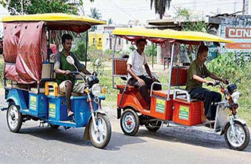 e rickshaw दिव्यांग मतदाताओं को बूथ तक ले जाएंगे ई-रिक्शा, 800 वाहनों के हुए इंतजाम