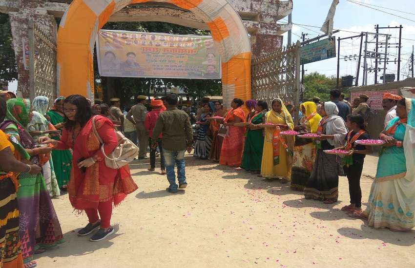 Dinesh Lal Yadav Nirahua