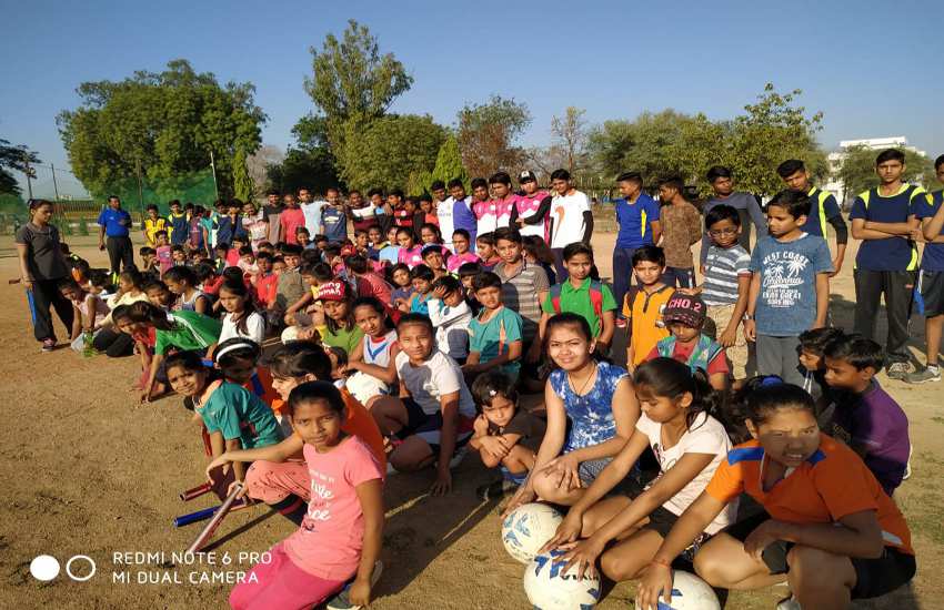 Youths show interest in patrika hamara program स्वस्थ रहने के लिए घूमने व स्वस्थ लोकतंत्र के लिए मतदान की ली शपथ