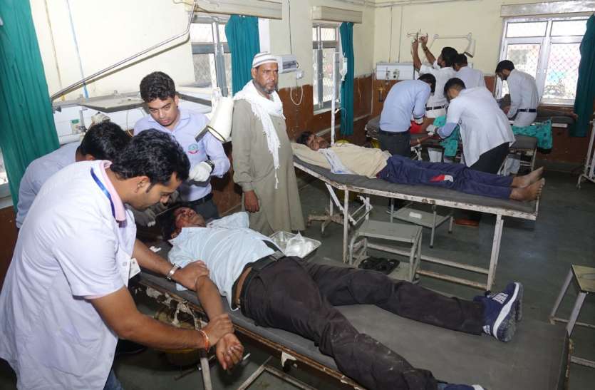 accident दुर्घटना में एक की मौत, 12 जने घायल