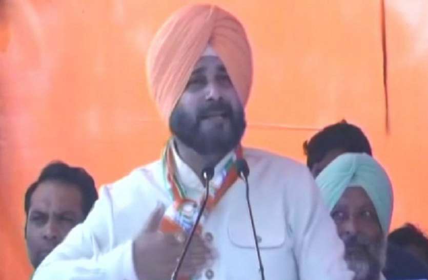 sidhhu सिद्धू पर चला चुनाव आयोग का चाबुक, प्रचार करने पर लगाई 72 घंटे की रोक