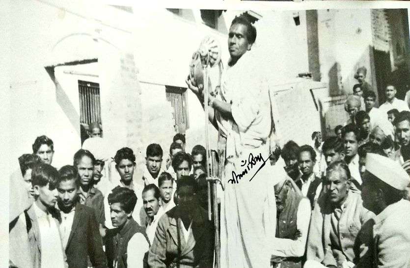 बीकानेर लोकसभा क्षेत्र: निर्दलीय प्रत्याशियों का अनोखा था चुनाव प्रचार का तरीका बीकानेर लोकसभा क्षेत्र: निर्दलीय प्रत्याशियों का अनोखा था चुनाव प्रचार का तरीका
