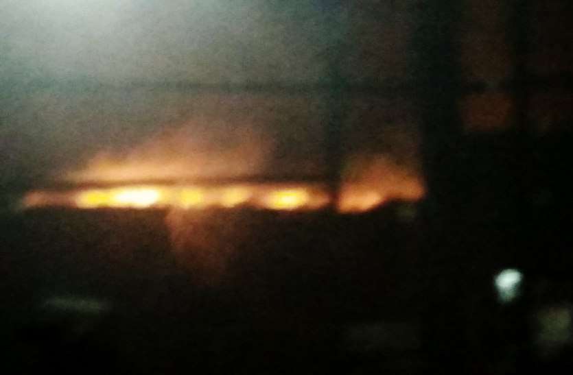 fire फिर खतरे में आई राजधानी! नियमों को ताक पर रख फायदा उठाने में जुटे चंद लोग...