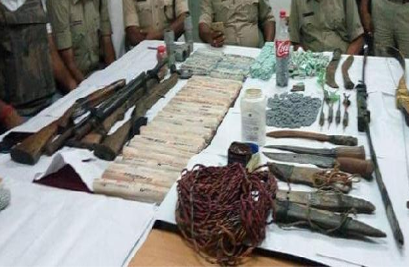 file photo झारखंड पुलिस को मिली बड़ी सफलता, हथियारों का जखीरा बरामद, तीन गिरफ्तार