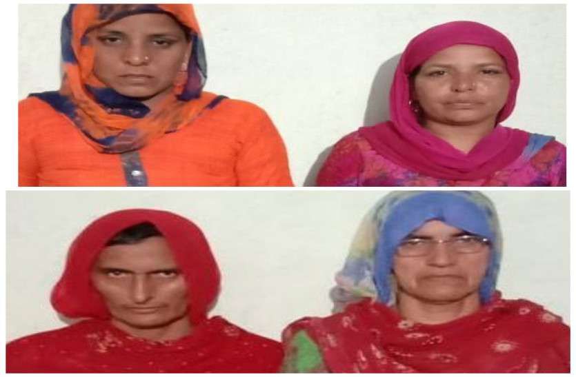 Daughter बेटियों ने दिया मां की अर्थी को कंधा, बहुओं ने दी मुखाग्नि
