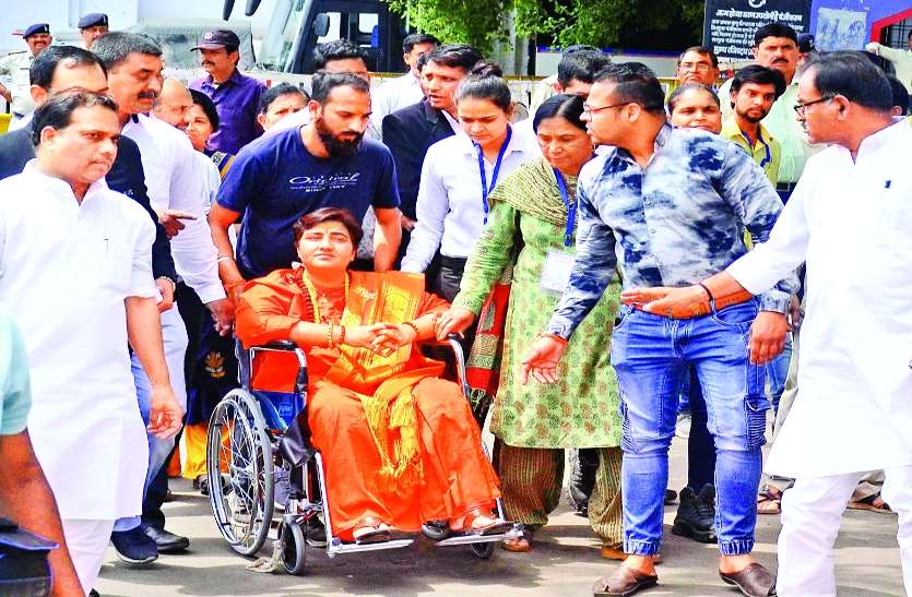 pragya Breaking: भोपाल से भाजपा की प्रत्याशी प्रज्ञा ठाकुर पर FIR