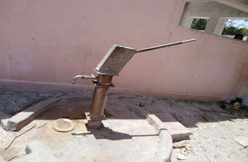 water crisis in beawar जब वैशाख में यह हाल तब जेठ में क्या होगा
