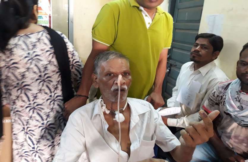 prem kumar agrwal लोकतंत्र के महापर्व का ऐसा उत्साह कि एक्सीडेंट के बाद भी इस हालत में वोट देने पहुंचे ये बुजुर्ग, Video