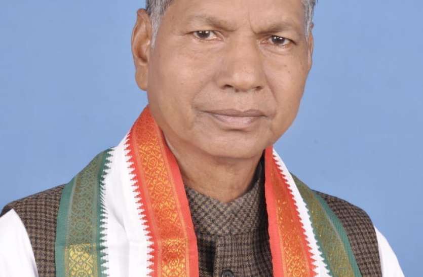 lok sabha cg 2019 खेलसाय सिंह ने किया मतदान ,ज्यादा से ज्यादा वोट डालने की अपील