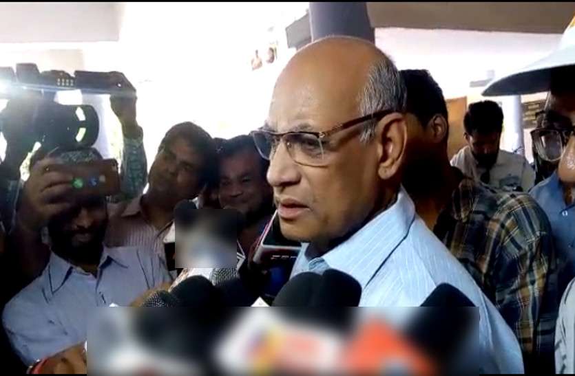 Ramesh Bais सांसद रमेश बैस ने सिर्फ दो सीटों पर किया जीत का दावा, बोले - ये तो वक्त ही बताएगा