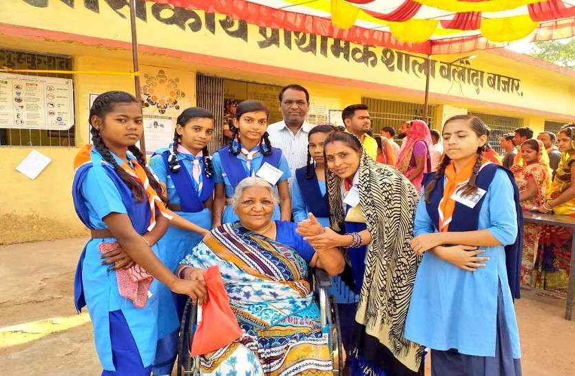 Cg News खत्म हुआ तीसरे चरण का चुनाव, छत्तीसगढ़ के 7 सीटों में 64.58 प्रतिशत वोटिंग