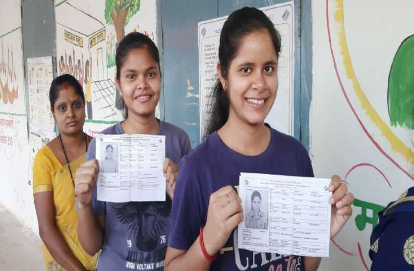 Lok Sabha election 2019 लोकसभा चुनाव Live: मुख्य निर्वाचन पदाधिकारी ने डाला वोट, लेकिन यहां नहीं पड़ा एक भी वोट
