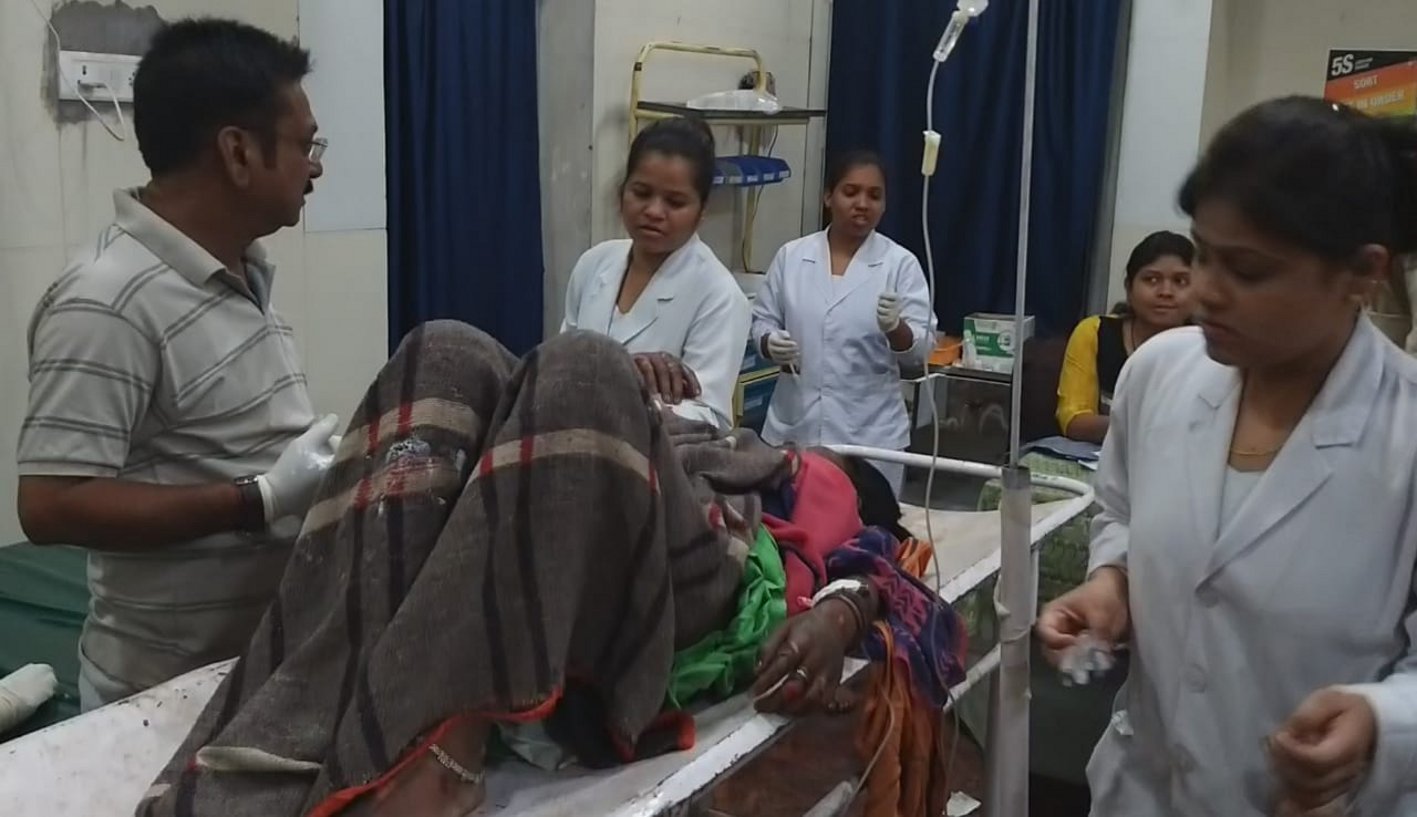 Anganwadi activist seriously injured in fire आग में झुलसी आंगनबाड़ी कार्यकर्ता गंभीर