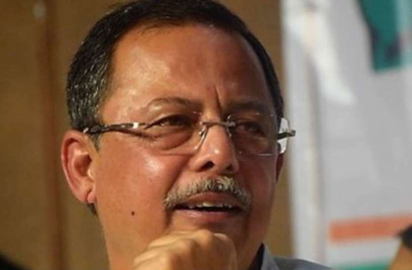 ajya singh पिता के नाम पर वोट मांग रहे अजय सिंह ने भाजपा की महिला उम्मीदवार को कहा- ये अच्छा 'माल' नहीं है
