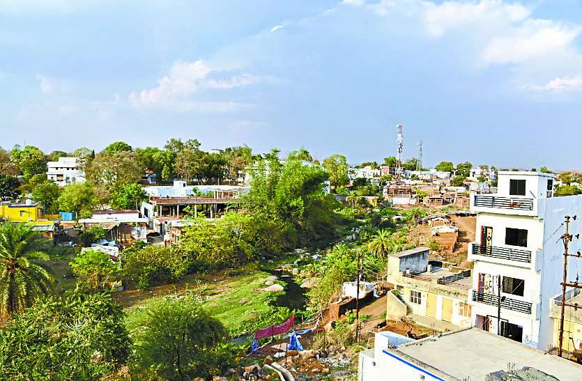chhindwara अतिक्रमण से सिकुड़ गए किनारे,नाला बन गई ये नदी