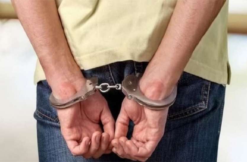 arrest कई क्षेत्रों में लूट की वारदातों को अंजाम देने वाले आरोपियों को पुलिस ने किया गिरफ्तार