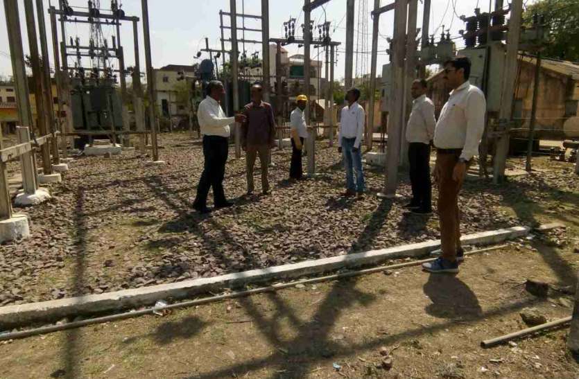 No maintenance for six months मनौती मांगते हैं अधिकारी और दुआ के सहारे मिलती है बिजली