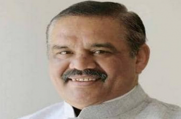 Vijay Sampla declared the decision of bjp as cow murder होशियारपुर लोकसभा सीट से टिकट गंवाने वाले केन्द्रीय मंत्री विजय सांपला ने गौ हत्या समान बताया पार्टी का फैसला